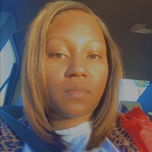 Meet your Posher, Ebony